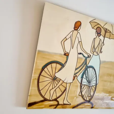 The Bs Cycle, 4 Bedroom, 2 Bathroom, House In Centre *