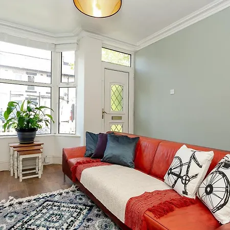 The Bs Cycle, 4 Bedroom, 2 Bathroom, House In Centre Harrogate