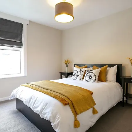 The Bs Cycle, 4 Bedroom, 2 Bathroom, House In Centre * Harrogate