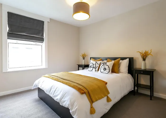 The Bs Cycle, 4 Bedroom, 2 Bathroom, House In Centre * Harrogate