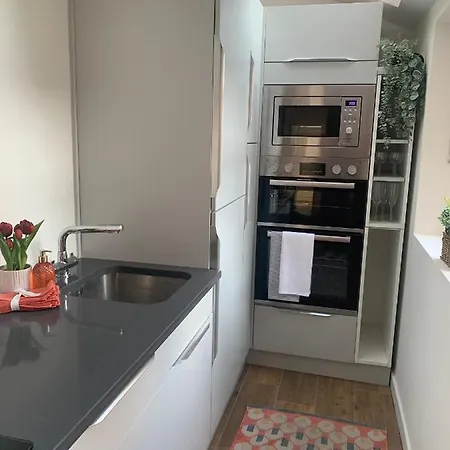 公寓 The Bs Cycle, 4 Bedroom, 2 Bathroom, House In Centre 哈罗盖特